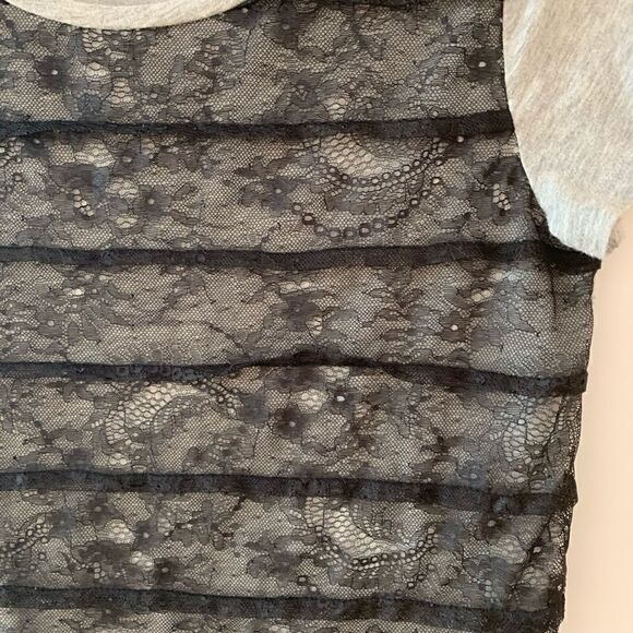 Loft t-shirt medium grey with black lace overlay - Picture 4 of 8